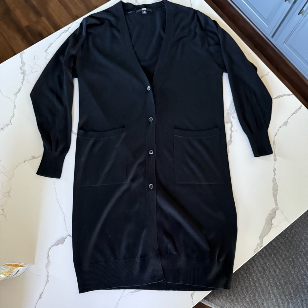 Uniqlo Cardigan Sweater Long Buttoned Black V-neck Sweater Size S